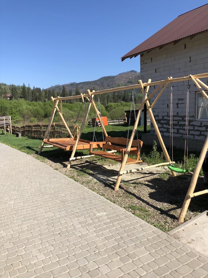 ホテル Сонячні Карпати スラブスク エクステリア 写真
