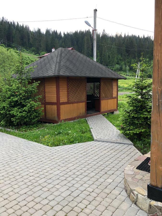 ホテル Сонячні Карпати スラブスク エクステリア 写真