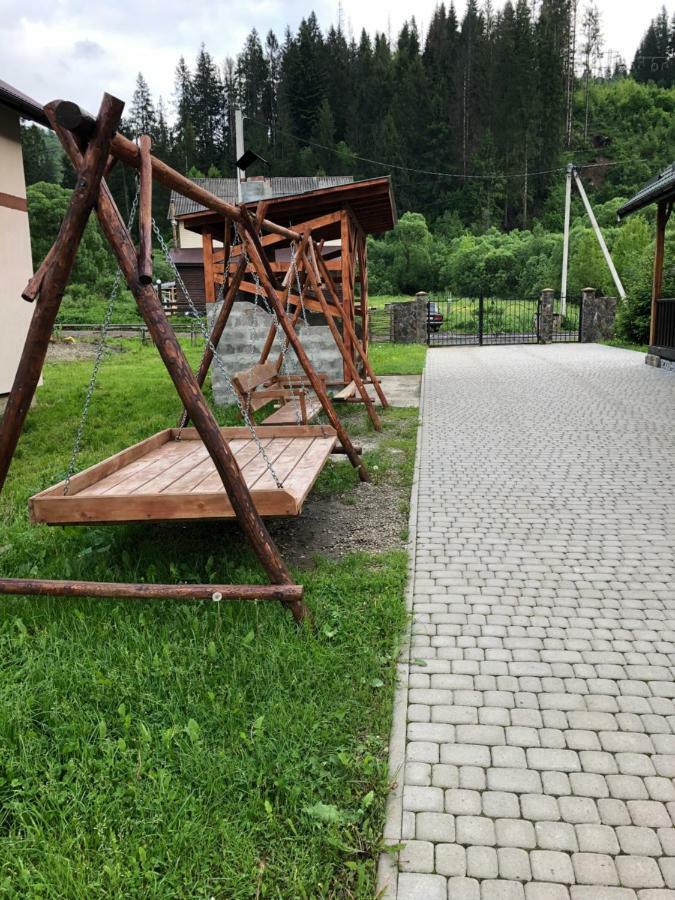 ホテル Сонячні Карпати スラブスク エクステリア 写真